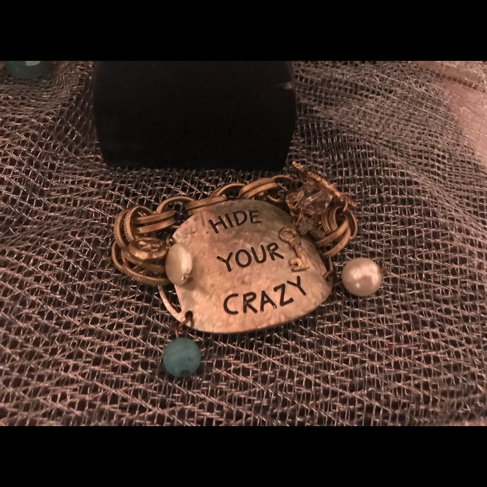 Hide your crazy💕